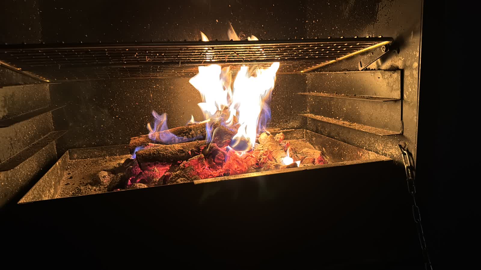 Braai fire at a Mabalingwe self-catering unit